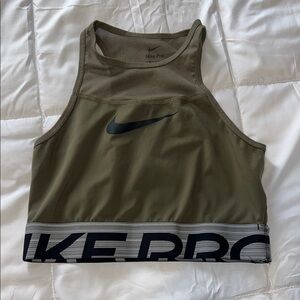 Women’s Nike Pro sports bra